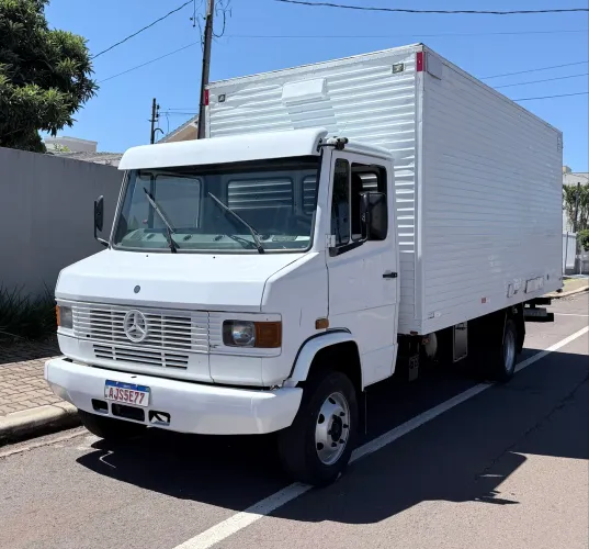 MERCEDES BENZ 710 ANO 2001