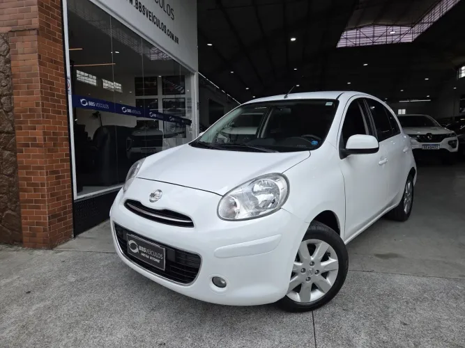 Nissan March SR 1.6 16V Flex Fuel 5P 2014