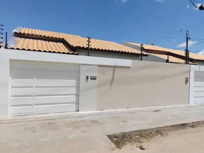 Casa com 3 quartos no Padre Cícero, disponível para aluguel.