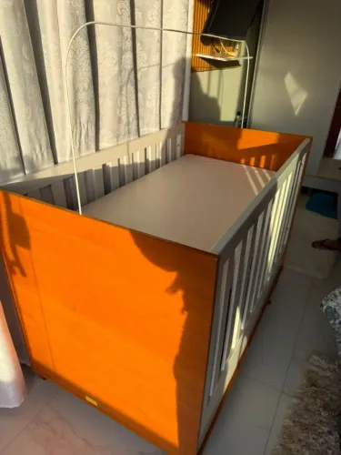 Berço em madeira maciça e mdf