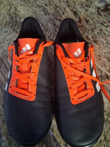Chuteira society original Adidas tamanho 36 NOVA