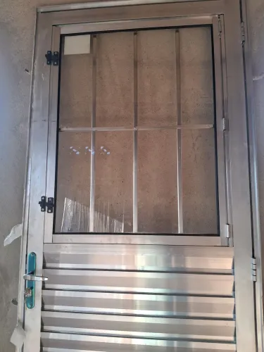 Vendo porta em Ótimo estado