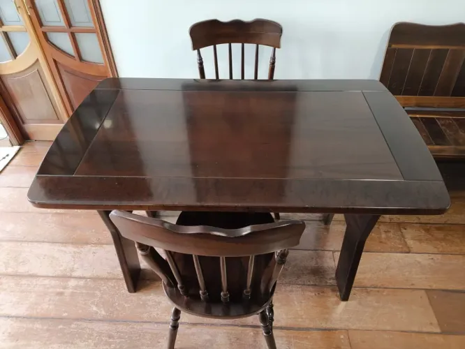 Mesa de Jantar  - Madeira Mogno
