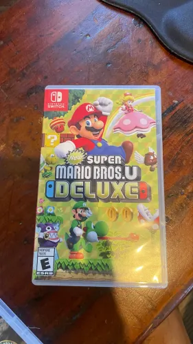 MARIO U DELUX 