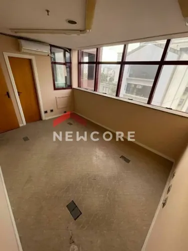 Sala comercial em Rua Bittencourt - Vila Nova - Santos/SP