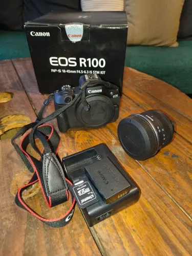 Câmera Cânon Mirroless R100