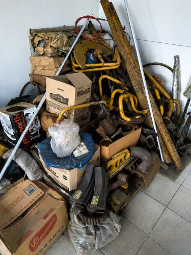? ESTOQUE COMPLETO DE PEÇAS PARA MÁQUINAS PESADAS - LOJA ENCERRADA. 