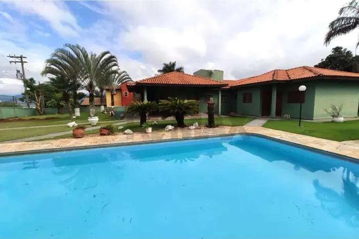 Casa mobiliada 4 suítes para alugar por R$8.500,00/mês-Vale do Sol-Bom J. Perdôes-SP