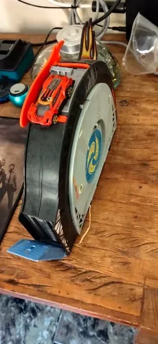 De carros hot Wheels já vai com carrinho