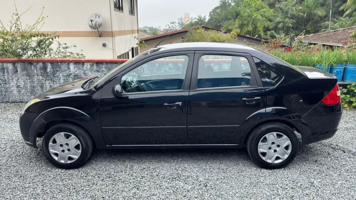 Ford Fiesta Sedan 1.0 8V Flex 4P 2008
