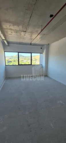 Sala Comercial em Localização Estratégica na Av. Coronel Aparício Borges
