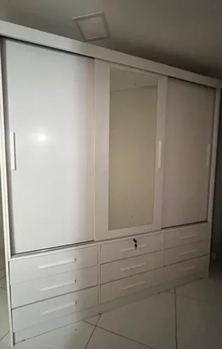 GUARDA-ROUPA
