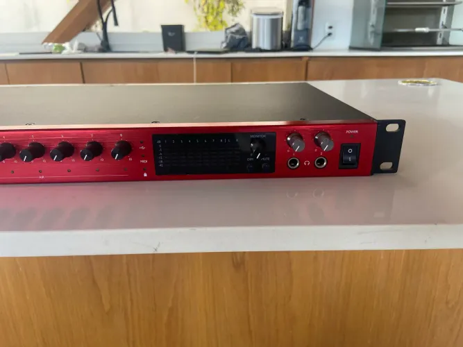 Interface de áudio: Focusrite Clarett+ 8 Pre - Seminovo!