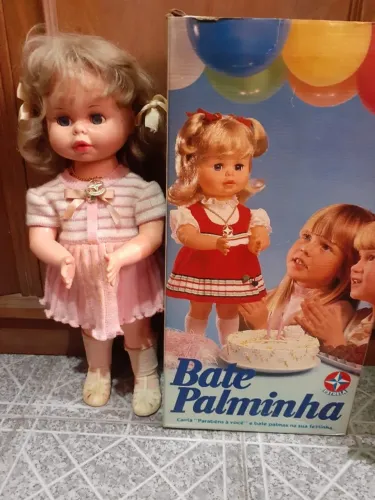 Boneca anos 80 "Bate palminha da Estrela" para colecionadores