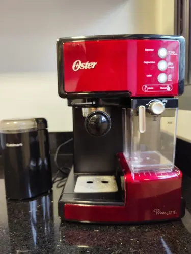 Cafeteira Espresso Primalatte Oster com Moedor de Grãos Cuisinart