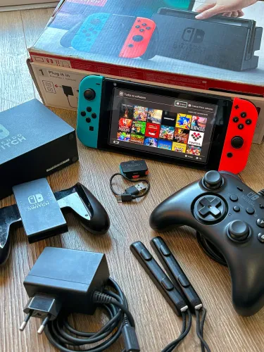 Nintendo Switch V1 Desbloqueado + 21 Jogos + HoriPad Controller Original e etc.