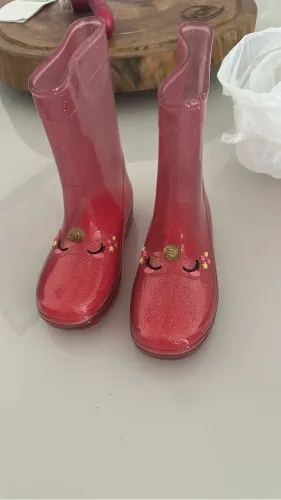 Bota infantil luelua