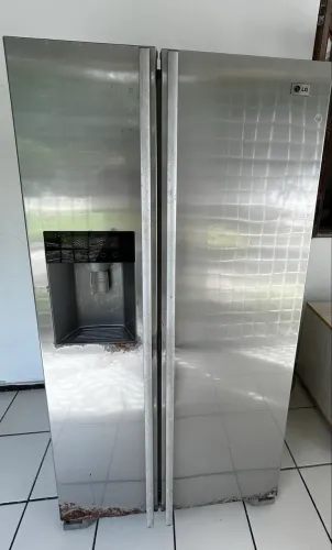 Vendo Geladeira LG (semi nova)