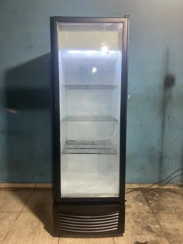 Expositor de bebidas cervejeira Fricon