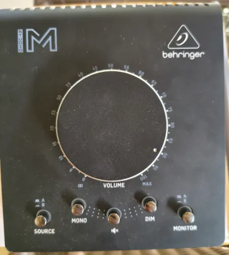 Controlador de Monitor Mstudio Beringher