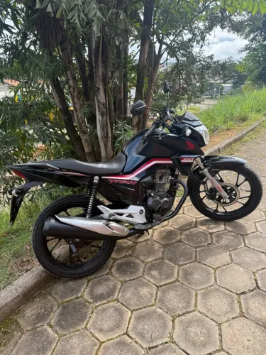 Titan 160 2021 em excelente estado