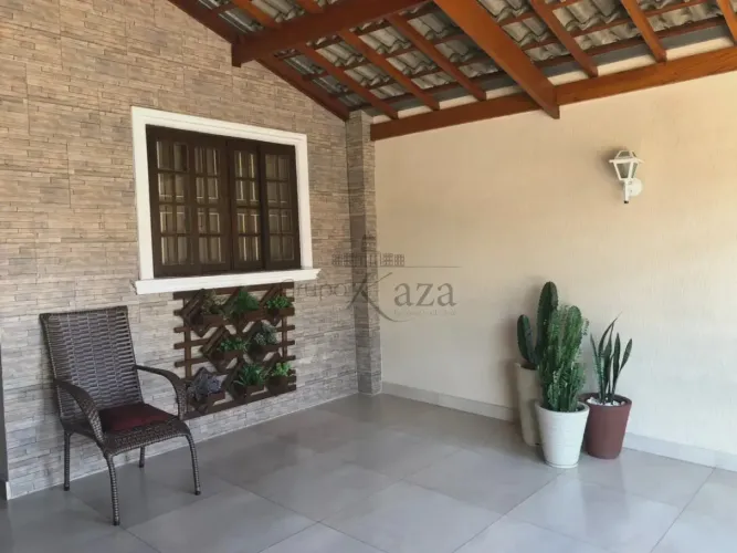 Casa - Cidade Morumbi - 2 Dormitórios - 141m²