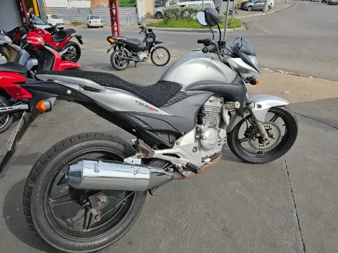 HONDA CB300R 