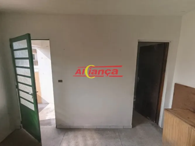 Casa com 2 dormitórios para alugar, 57,30m² - Vila Rio de Janeiro - Guarulhos/SP R$ 1.400,