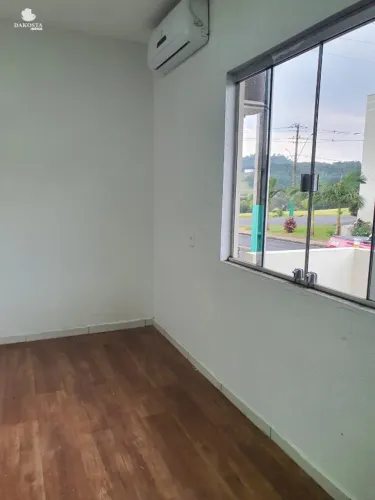 Casa de alvenaria com156m² com laje em um terreno com 275 m²