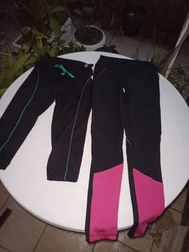 02 Roupa academia - Bermuda ginastica. Tamanho M. Ótimo estado. Ambas peças R$ 50,00,,