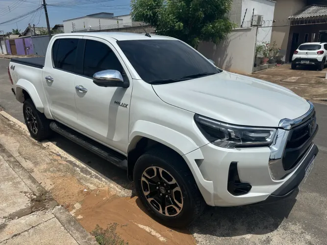 Toyota Hilux CD SRX Plus 4X4 2.8 TDI Die. Aut. 2024