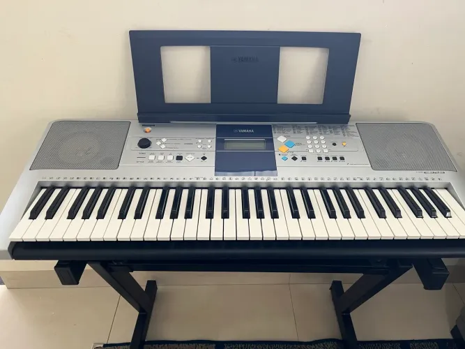 Teclado Yamaha E323 (EXCELENTE P/ IGREJA)