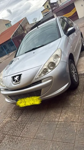 Peugeot 207 XR 1.4 Flex 8V 5P 2012