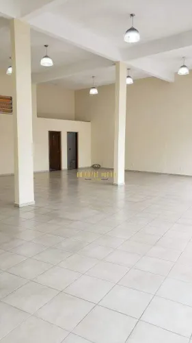 Salão Comercial de 150m² Para Locação no Parque Maria Helena Suzano -SP