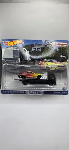 Hot Wheels Premium Team Transport '23 Ford Mustang RTR SPEC 5