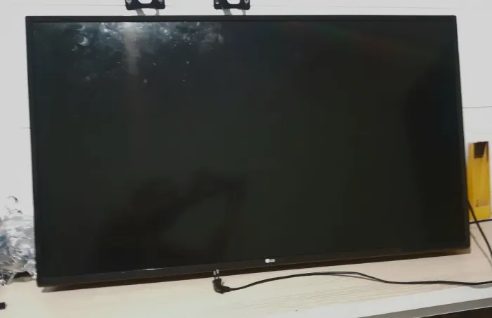 TV LG 43" 43LJ5550 COM DEFEITO / SUCATA - R$200