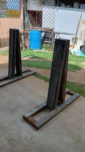 Vende-se cavalete de ferro para colocar pedra 