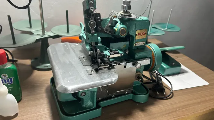 Máquina Overlock Semi Industrial