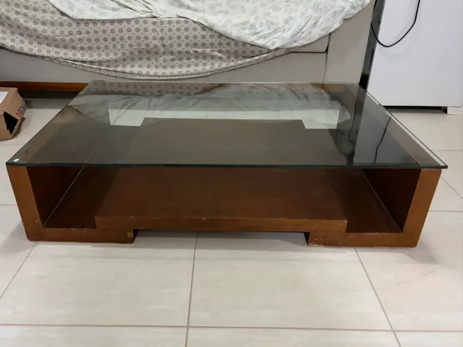 MESA DE CENTRO DE MADEIRA