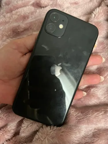 Celular iPhone 11