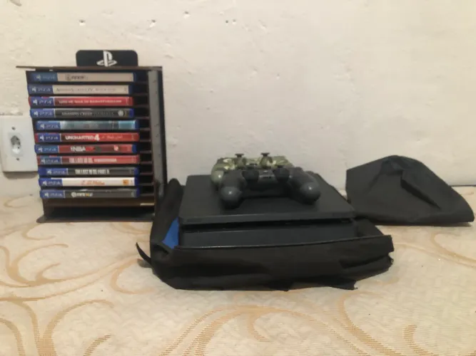PS4 SLIM COM DEFEITO 