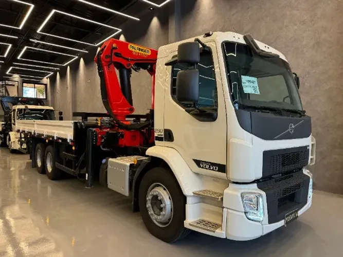 Caminhão Volvo VM 290 City 6X2 2027 Munck Madal Palfinger 45T