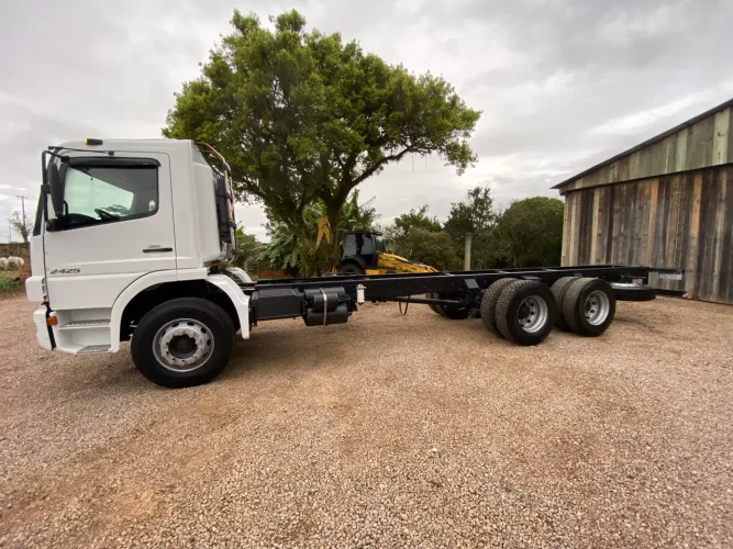 Atego 2425