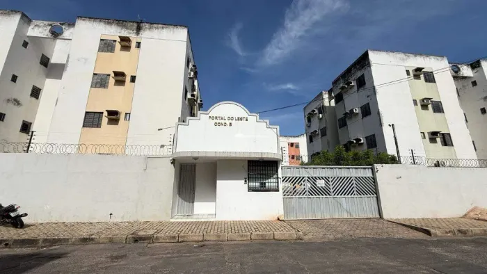 COND. PORTAL DO LESTE B-BAIRRO:CAMPESTRE