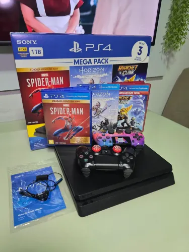 PlayStation 4 slim 1tb