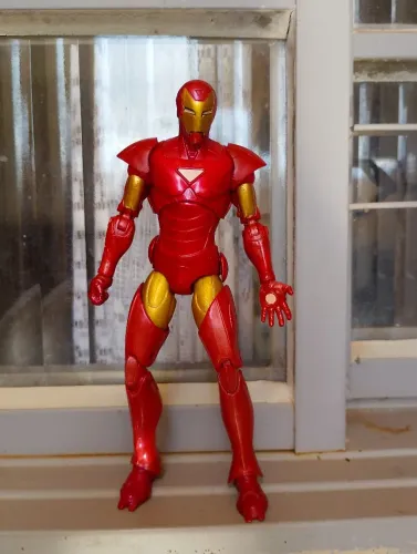 Action figure homem de ferro Marvel legends 2011