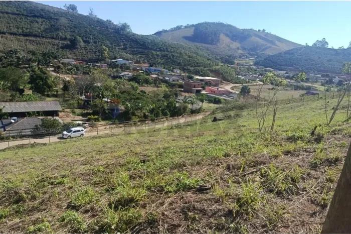 CHÁCARA NO CÓRREGO BOM JARDIM DORES DO RIO PRETO/ES