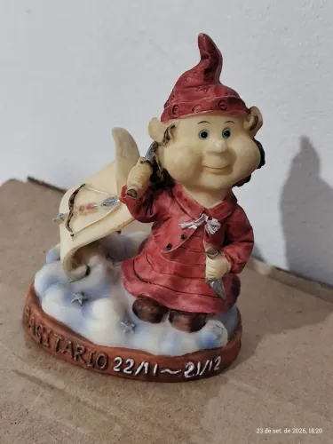 Escultura sagitário em resina resistente