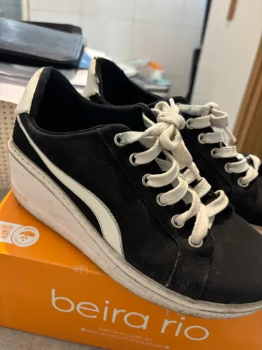 Tênis feminino preto e branco