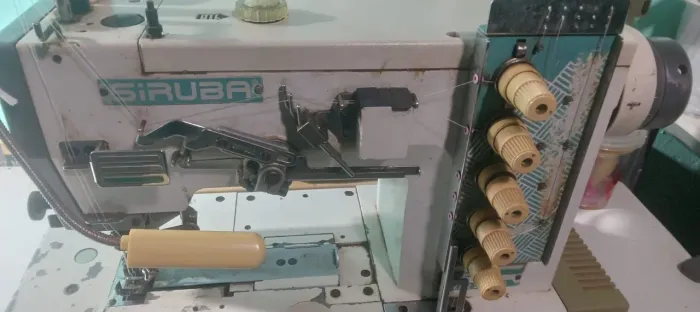 Vendo máquinas d costura seminovos novas